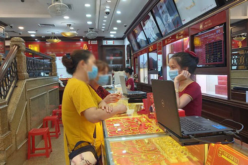 Doanh số mua vàng tại TP.HCM tăng tới 51%