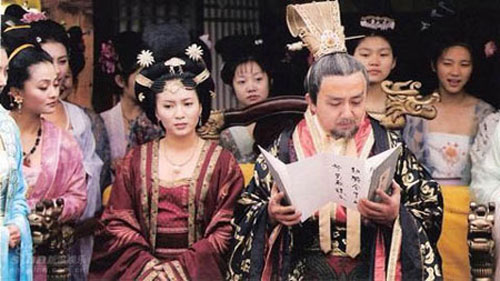 Hoàng hậu làm mê mẩn 6 vị vua (2): Quỷ kế giúp chồng chiếm ngôi