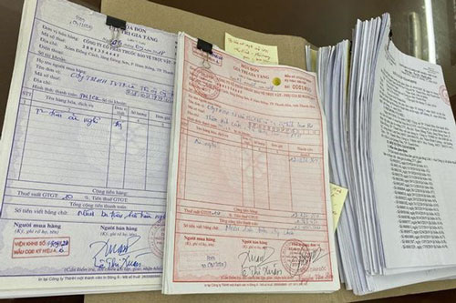 Bắt giữ 3 đối tượng mua bán trái phép hóa đơn giá trị gia tăng