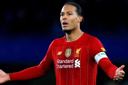 2. Virgil Van Dijk (Chuyển từ Southampton tới Liverpool năm 2018, với giá 75 triệu bảng).