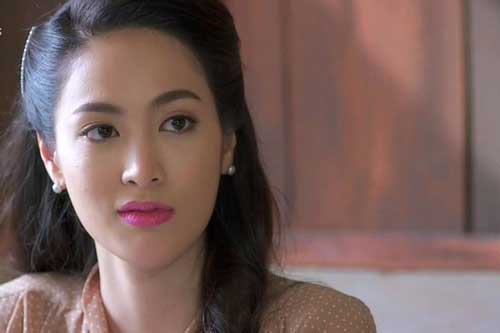 Thấy bà cụ nghèo rón rén vào ngân hàng gửi 200 triệu, tôi thương tình tới giúp mới ngớ người nhận ra mẹ chồng và bí mật phẫn nộ