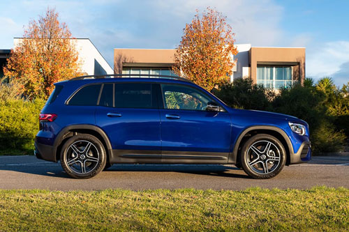 Tận mục Mercedes-Benz GLB 200 AMG vừa ra mắt ở Việt Nam, giá 1,999 tỷ đồng