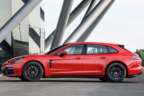 Porsche Panamera GTS Sport Turismo 2021.