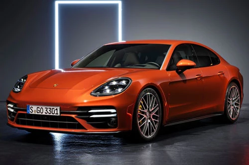 Porsche Panamera Turbo S 2021.