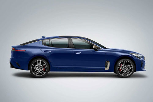 Kia Stinger 2021 ra mắt: Động cơ mới, thêm trang bị, giá từ 752 triệu