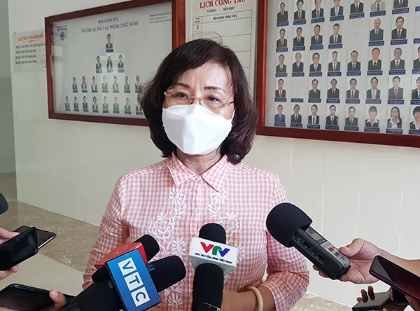 Giám đốc Sở Y tế Đà Nẵng Ngô Thị Kim Yến khẳng định với báo chí là sẽ xử lý nghiêm những nhà thuốc không chấp hành các quy định về phòng, chống dich Covid-19 (Ảnh: HC)