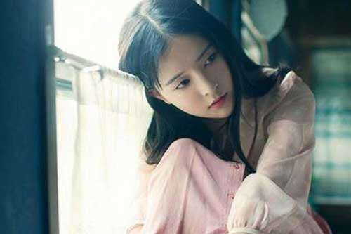 Mới kết hôn hơn một năm, chị gái đã mang đơn ly hôn có chữ ký của chồng trở về, nguyên nhân khiến tôi và mẹ "câm nín"