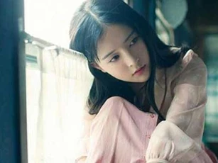 Mới kết hôn hơn một năm, chị gái đã mang đơn ly hôn có chữ ký của chồng trở về, nguyên nhân khiến tôi và mẹ "câm nín"