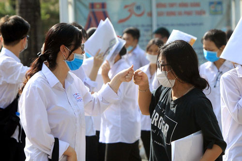 Tỷ lệ đỗ tốt nghiệp THPT 2020 tăng gần 4% so với năm 2019