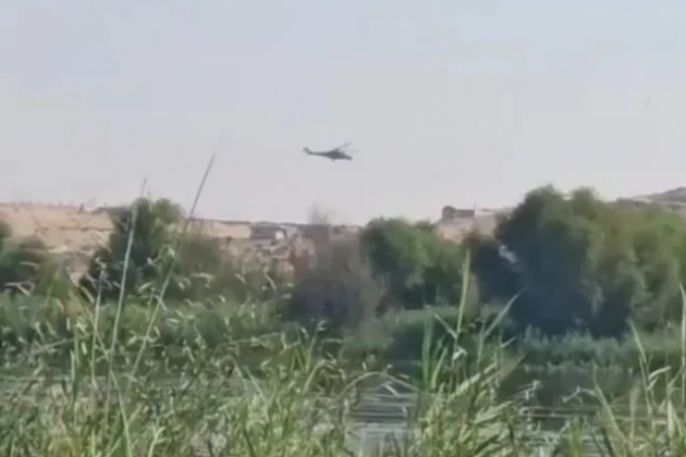 Trực thăng tấn công Mi-35 của Nga áp sát biên giới Thổ Nhĩ Kỳ ở cự ly nguy hiểm. Ảnh: Avia-pro.