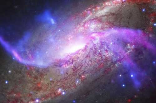 Màn pháo hoa rực rỡ ở thiên hà cách Trái Đất 23 triệu năm ánh sáng