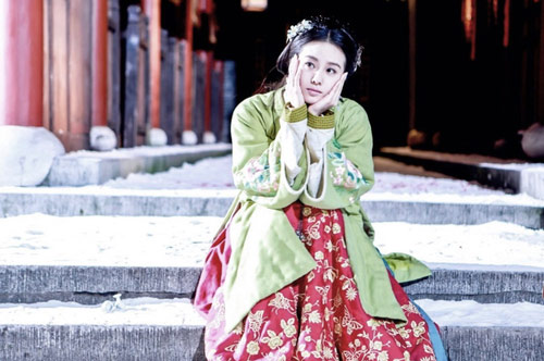 Nàng phi tần chết đói ở tuổi 18: Mang thai hơn 10 tháng chưa sinh nên bị tống vào biệt cung, sau đó bị hoạn quan hãm hại thê thảm