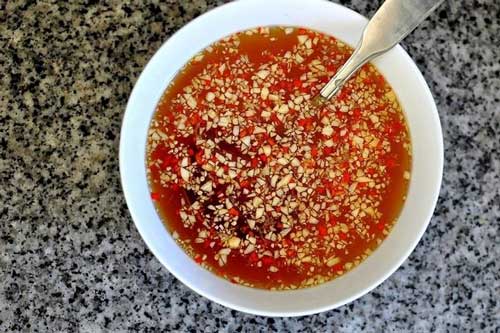 Công thức pha nước chấm tỏi ớt "ngon bất bại", nàng vụng mấy cũng làm được