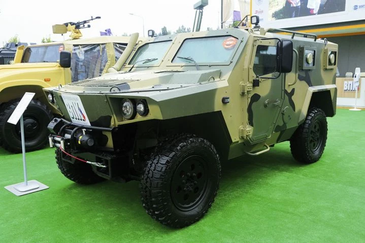 Xe bọc thép lội nước hạng nhẹ Strela 4 × 4 được trưng bày tại Army 2020. Ảnh: Janes Defense.