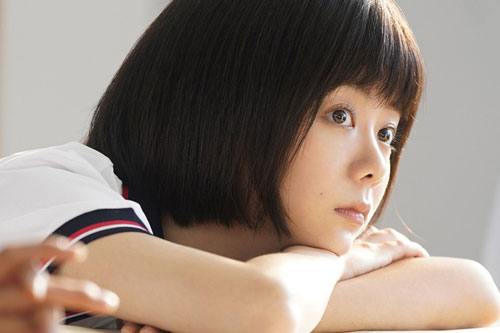 Kiểu tóc 'hack tuổi' quen mặt của các mỹ nhân phim thanh xuân