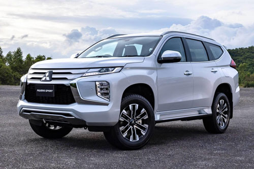 SUV động cơ tăng áp, giá 1 tỷ đồng, cạnh tranh với Toyota Fortuner, Ford Everest