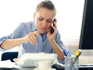 Thói quen khiến mỡ bụng dày cả tảng
