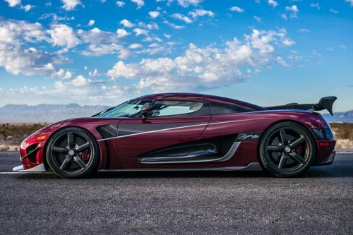 10. Koenigsegg Agera RS (vận tốc tối đa: 402 km/h).