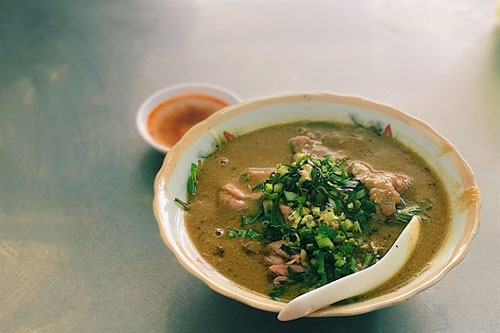 Khám phá quán hủ tiếu sa tế nai có tuổi đời hơn 60 năm ở khu chợ Lớn