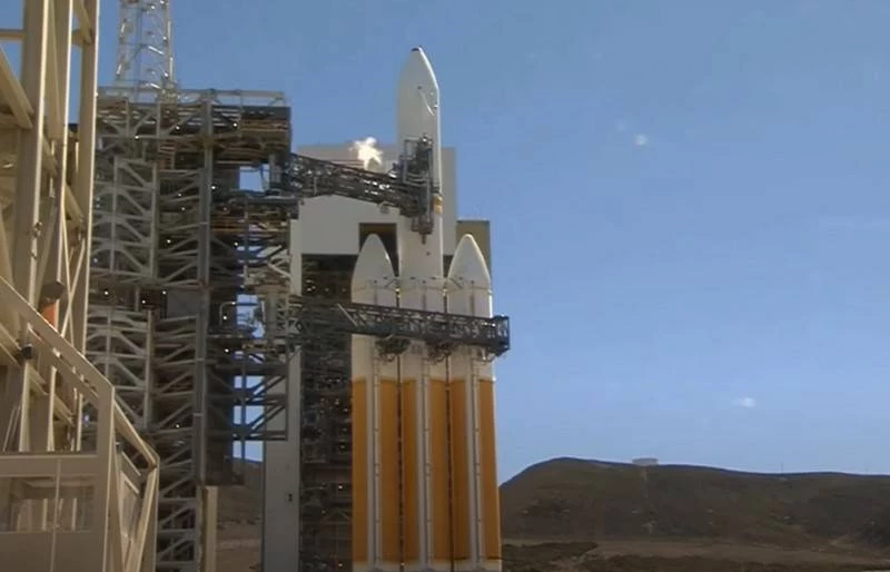 Mỹ đã hoãn việc phóng tên lửa đẩy hạng nặng Delta IV mang theo vệ tinh trinh sát bí mật NROL-44. Ảnh: Topwar.