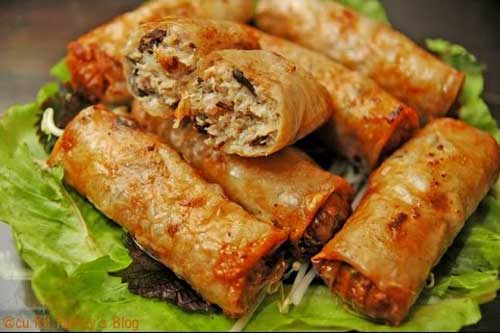 Mẹo đơn giản để rán nem giòn rụm, thơm ngon cho mâm cỗ Rằm tháng 7