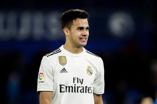 Hậu vệ trái: Sergio Reguilon (Real Madrid).