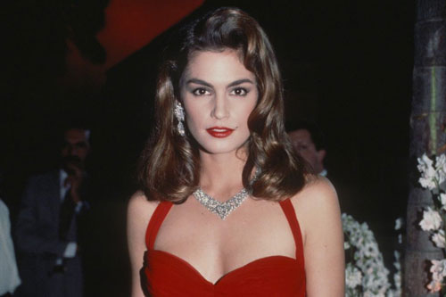 Top 10 siêu mẫu thống trị thời trang thập niên 90 bây giờ ra sao?