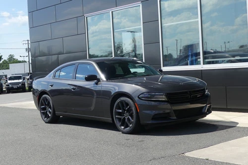 6. Dodge Charger 2020.