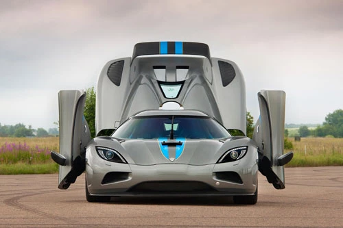 6. Koenigsegg Agera (vận tốc tối đa: 420 km/h).