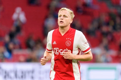 Tiền vệ trung tâm: Donny van de Beek (Ajax Amsterdam).