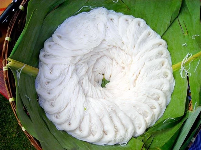 Cho bún vào miệng nhai, nếu không thấy điều này thì tức là bạn đang ngậm cả "bồ hóa chất' - 1
