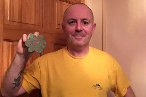 Đào được mảnh kim loại hình bông hoa, người đàn ông không ngờ mình đã 'trúng số độc đắc', nhẹ nhàng 'đút túi' 30 tỷ đồng