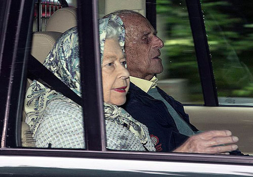 Nữ hoàng đoàn tụ nhà Kate sau 6 tháng xa cách