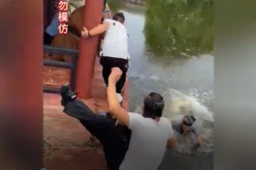 CLIP: "Cười té ghế" khi xem những khoảnh khắc siêu "lầy lội" trong hậu trường đóng phim