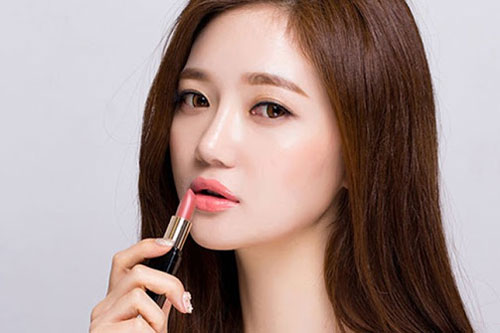 Đầu tư trang điểm cho cuộc gặp quan trọng, chị em cần cẩn thận để không phí công sức