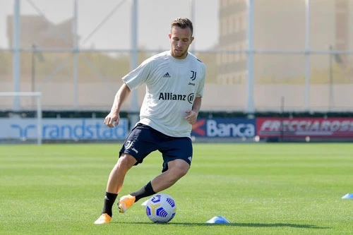 1. Arthur Melo (Barcelona sang Juventus, 72 triệu euro).