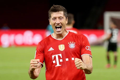 1. Robert Lewandowski (từ Borussia Dortmund sang Bayern Munich, 2013).