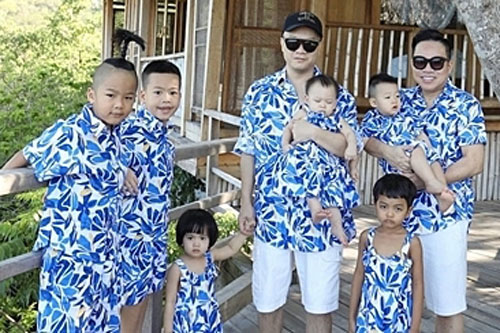 Đỗ Mạnh Cường đưa 6 con đi chơi