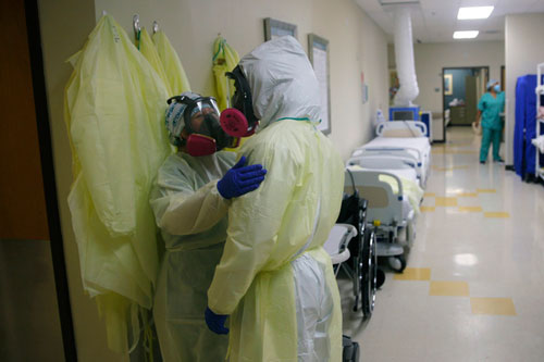 Hơn 25,3 triệu người mắc COVID-19 trên toàn cầu, Brazil có số ca nhiễm mới thấp kỷ lục