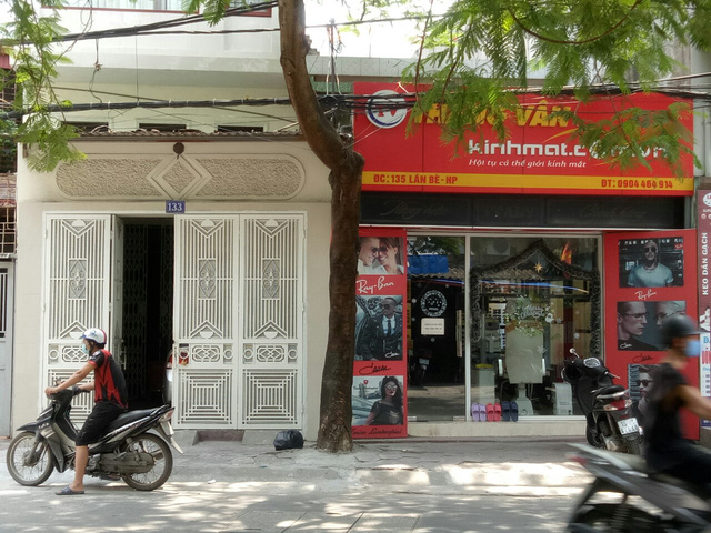 Hải Phòng: Bị bụi tro vàng mã bay sang nhà, cụ ông tạt a-xít hàng xóm