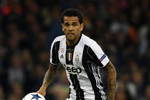 4. Dani Alves (Barcelona đến Juventus, 2016).