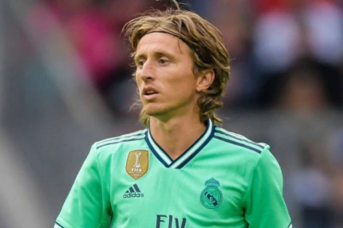 Tiền vệ trung tâm: Luka Modric (Real Madrid - Chi phí giải phóng hợp đồng: 750 triệu euro).