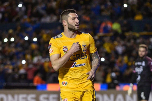 7. Andre-Pierre Gignac (Marseille tới Tigres, 2015).