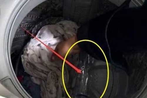 Tiện tay vứt thứ tưởng vô dụng này vào máy giặt, kết quả sẽ khiến bạn ngỡ ngàng