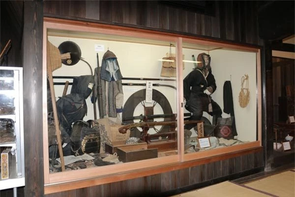 Ly kỳ vụ trộm đột nhập khoắng két sắt của bảo tàng ninja Nhật