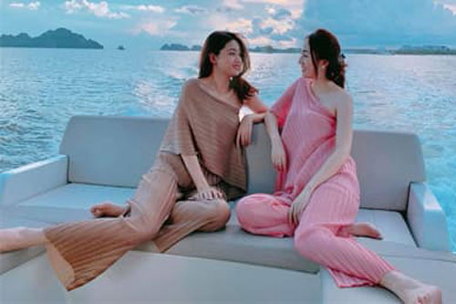 Chị em Á hậu Trà My - Thanh Tú thả dáng trên du thuyền, Tú Anh phải thốt lên: 'Song Ngô đẹp quá'