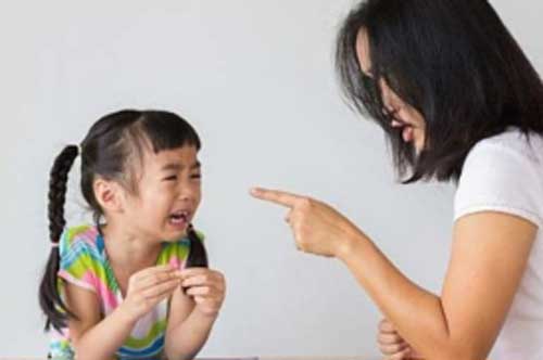 Trẻ hay bị mắng sẽ sinh ra 5 "khiếm khuyết tâm lý", cha mẹ cần thay đổi sớm kẻo hối không kịp