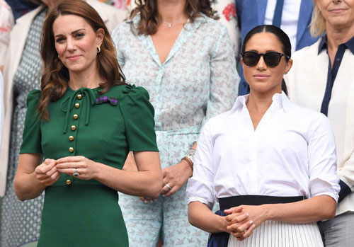 Lần đầu ra mắt hoàng gia Anh, Meghan Markle đã "ghim" trong lòng mối thù chỉ vì hành động bị cho là thiếu tinh tế của Công nương Kate