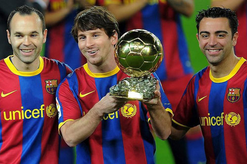 Top 10 cầu thủ từng thi đấu cho Barcelona được fan yêu thích nhất: Messi không phải số 1