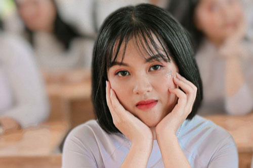 Nữ sinh mồ côi giành hai điểm 10 tốt nghiệp THPT mơ làm bác sĩ quân y